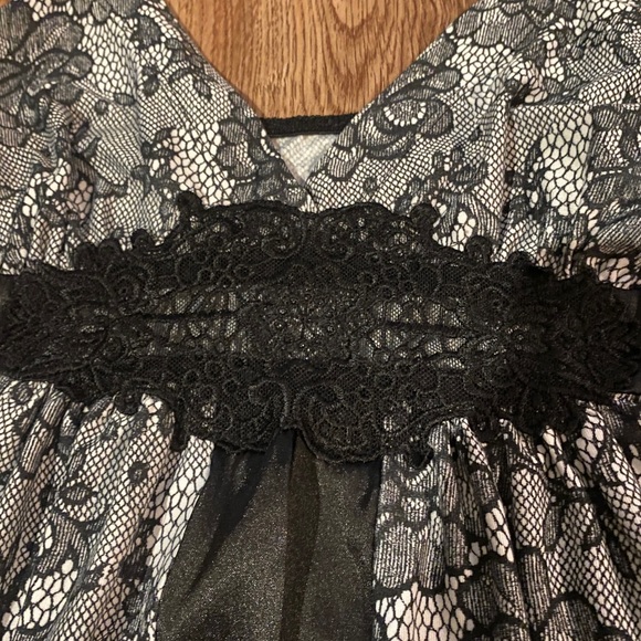 Lace Print Open Front Tank Top - Picture 3 of 4